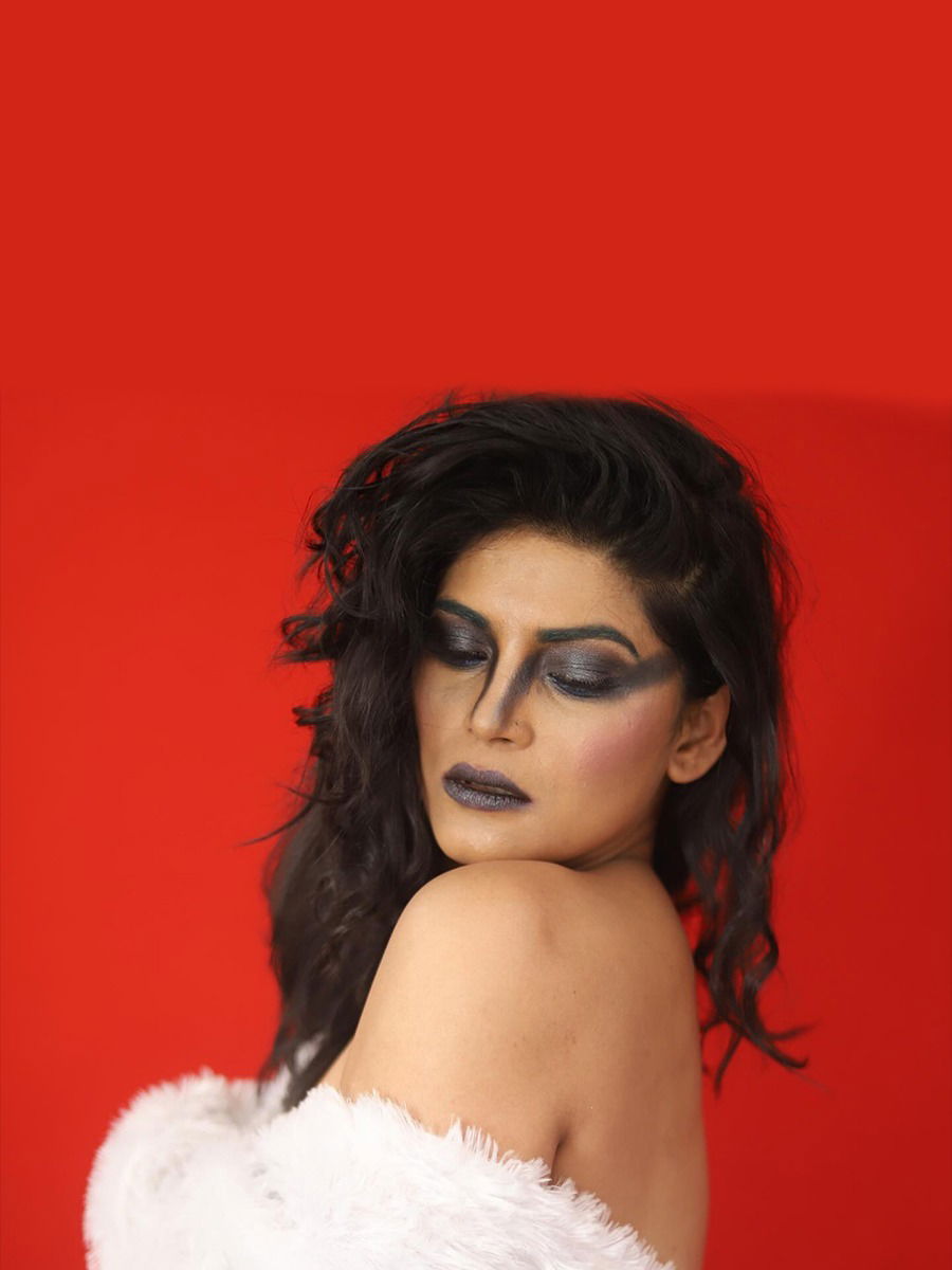 'लक्ष्मी निवास' मालिकेतील निलांबरीच्या बोल्ड अदा - Marathi News | 'लक्ष्मी निवास' मालिकेतील निलांबरीच्या बोल्ड अदा | Latest Photos at Lokmat.com