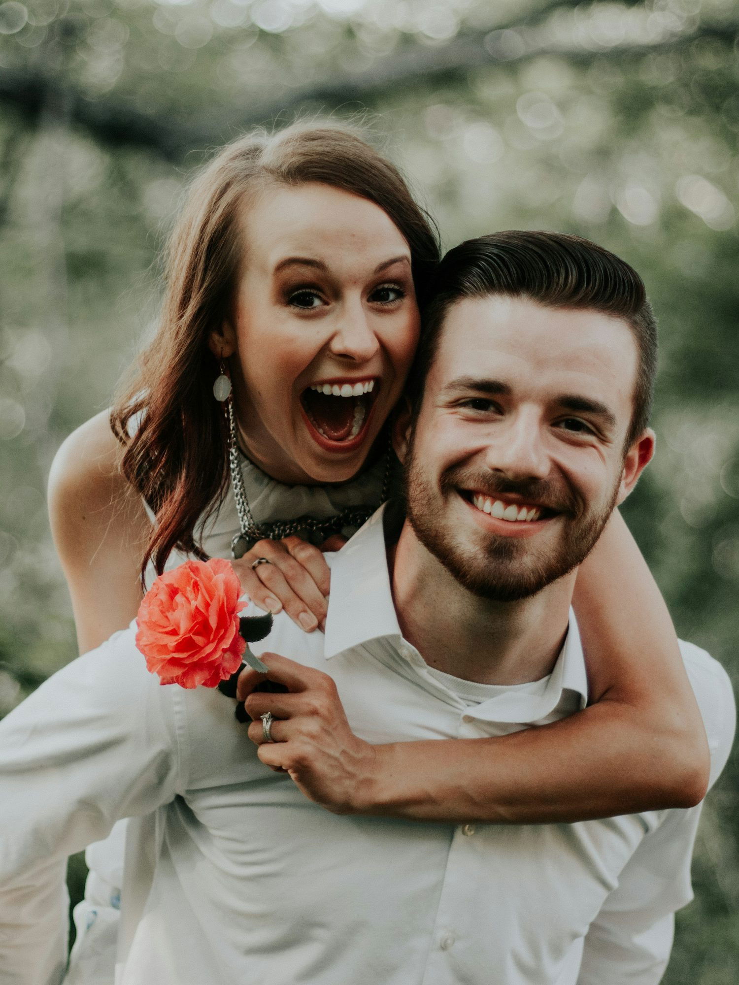 या ८ सवयी कपल्समधील नातं ठेवतात आनंदी! - Marathi News | या ८ सवयी कपल्समधील नातं ठेवतात आनंदी! | Latest Photos at Lokmat.com