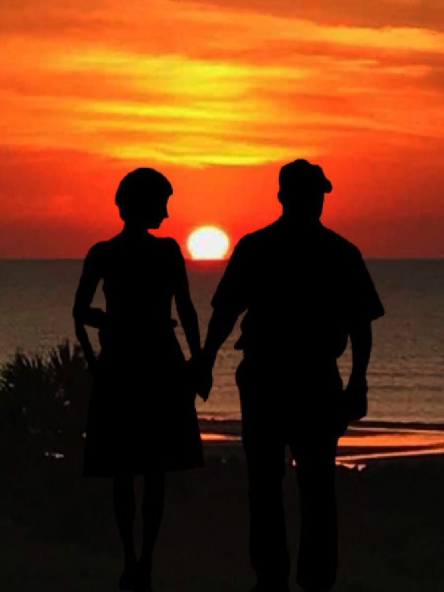 लिव इन रिलेशनमध्ये राहतांना कपल्सने घ्यावी 'या' तीन गोष्टींची काळजी - Marathi News | लिव इन रिलेशनमध्ये राहतांना कपल्सने घ्यावी 'या' तीन गोष्टींची काळजी | Latest Photos at Lokmat.com