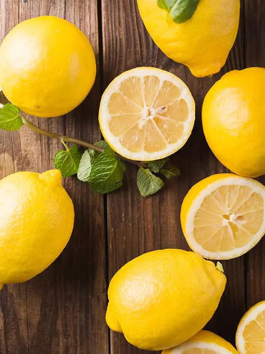 'ही' ट्रीक वापरली तर बरेच आठवडे लिंबू राहील ताजेतवाने! - Marathi News | 'ही' ट्रीक वापरली तर बरेच आठवडे लिंबू राहील ताजेतवाने! | Latest Photos at Lokmat.com