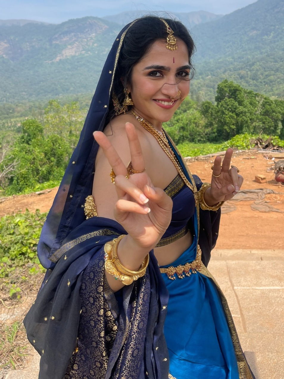 'कांतारा चाप्टर १'चे कधीही न पाहिलेले क्षण बघाच - Marathi News | 'कांतारा चाप्टर १'चे कधीही न पाहिलेले क्षण बघाच | Latest Photos at Lokmat.com