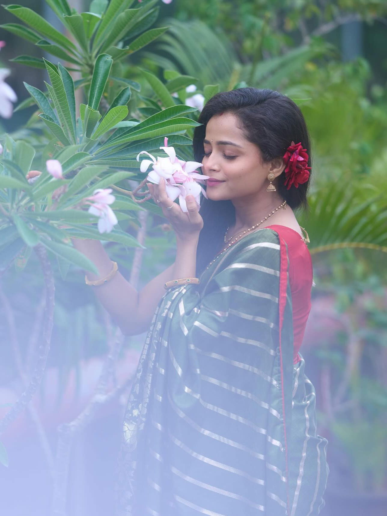 शिवालीच्या मनमोहक सौंदर्याची भुरळ - Marathi News | शिवालीच्या मनमोहक सौंदर्याची भुरळ | Latest Photos at Lokmat.com