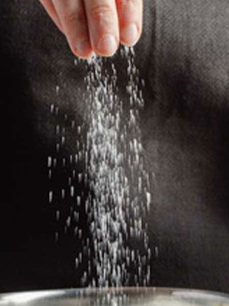 कोणत्या पदार्थात 'कधी' मीठ घालावं ? - Marathi News | कोणत्या पदार्थात 'कधी' मीठ घालावं ? | Latest Photos at Lokmat.com