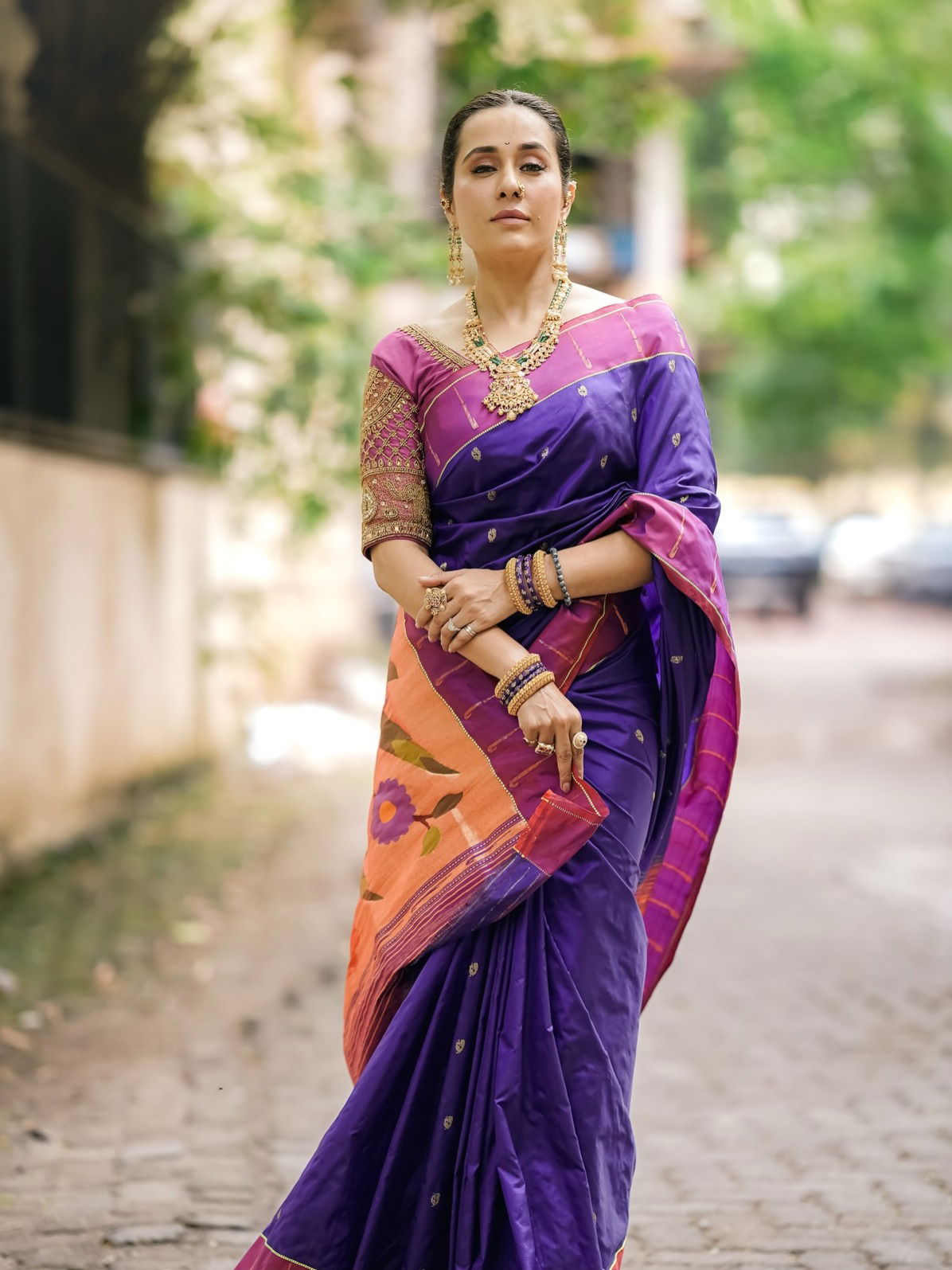 निळ्या रंगात सजली तेजस्विनी, दिसते खूप सुंदर - Marathi News | निळ्या रंगात सजली तेजस्विनी, दिसते खूप सुंदर | Latest Photos at Lokmat.com