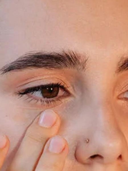 त्वचा कोरडी पडली? 'हे' पदार्थ लावायला लगेच सुरुवात करा - Marathi News | त्वचा कोरडी पडली? 'हे' पदार्थ लावायला लगेच सुरुवात करा | Latest Photos at Lokmat.com