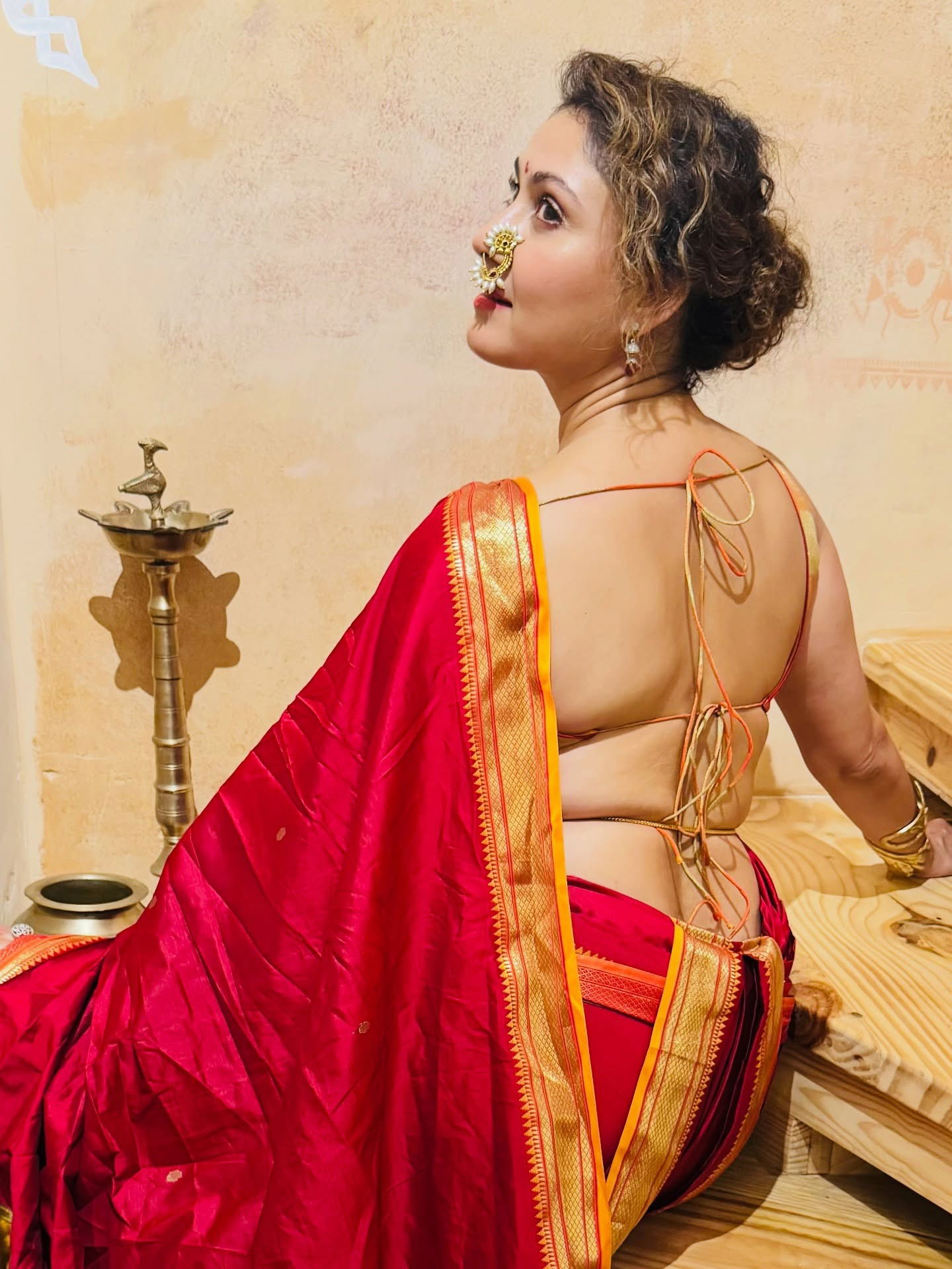 नऊवारी थाट, नथीचा साज, अवतरली लाडाची... 'मंजिरी' - Marathi News | नऊवारी थाट, नथीचा साज, अवतरली लाडाची... 'मंजिरी' | Latest Photos at Lokmat.com