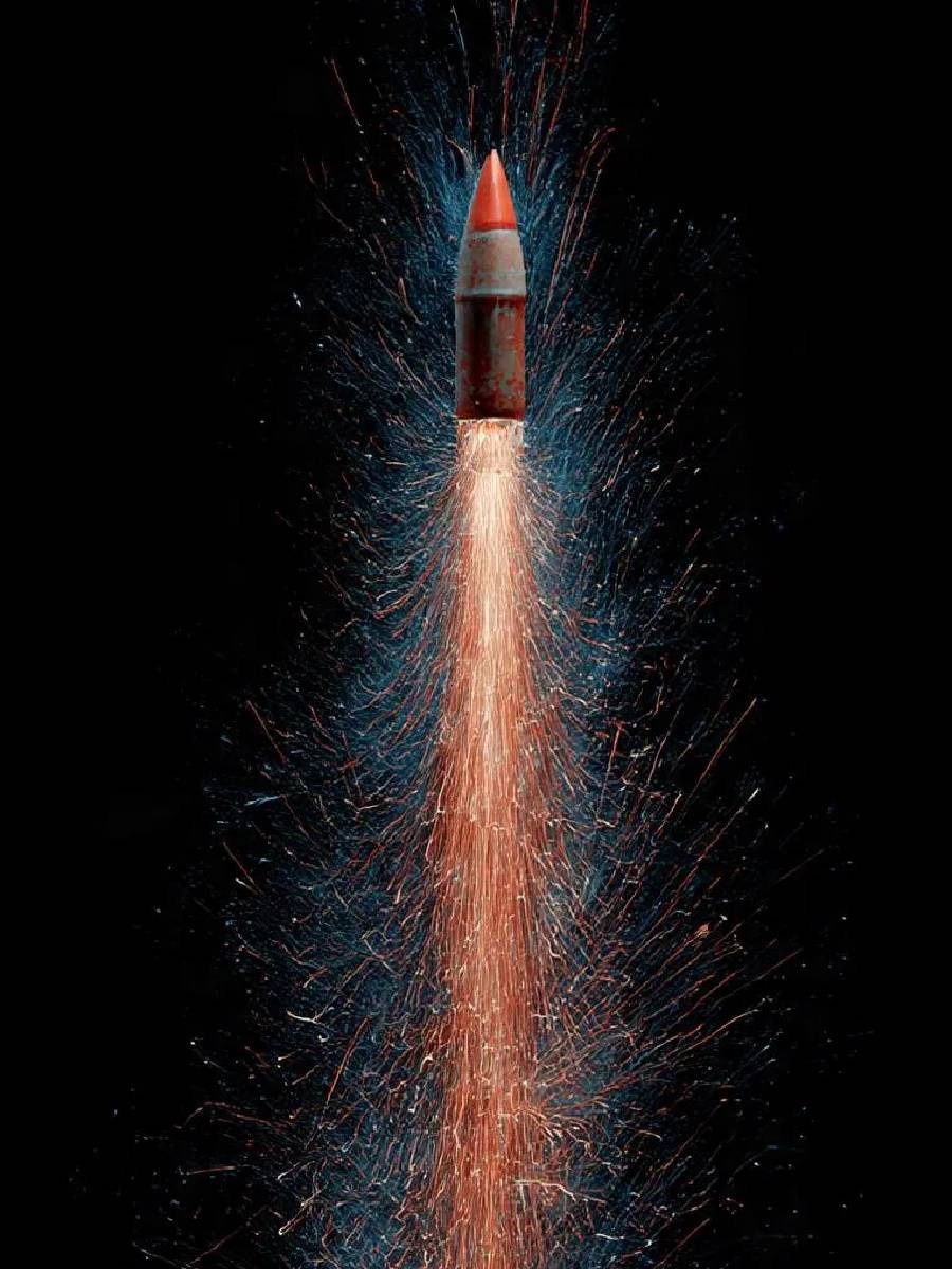 आकाशात रॉकेट किती उंच जाऊ शकते? - Marathi News | आकाशात रॉकेट किती उंच जाऊ शकते? | Latest Photos at Lokmat.com