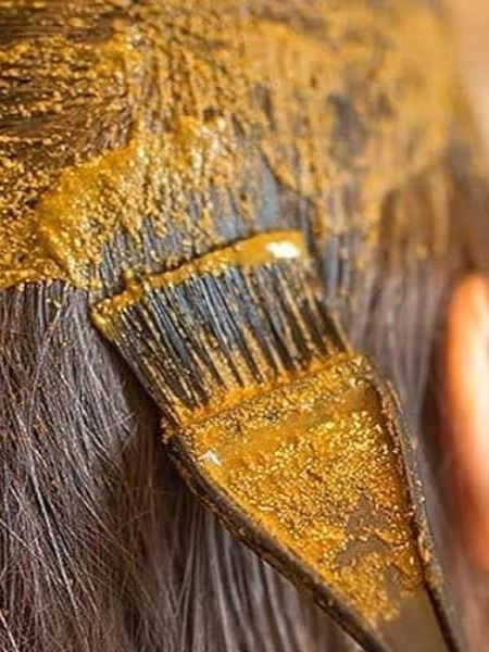 मेहेंदी भिजवताना मिसळा ८ पदार्थ, दिर्घकाळ टिकेल नैसर्गिक रंग... - Marathi News | मेहेंदी भिजवताना मिसळा ८ पदार्थ, दिर्घकाळ टिकेल नैसर्गिक रंग... | Latest Photos at Lokmat.com