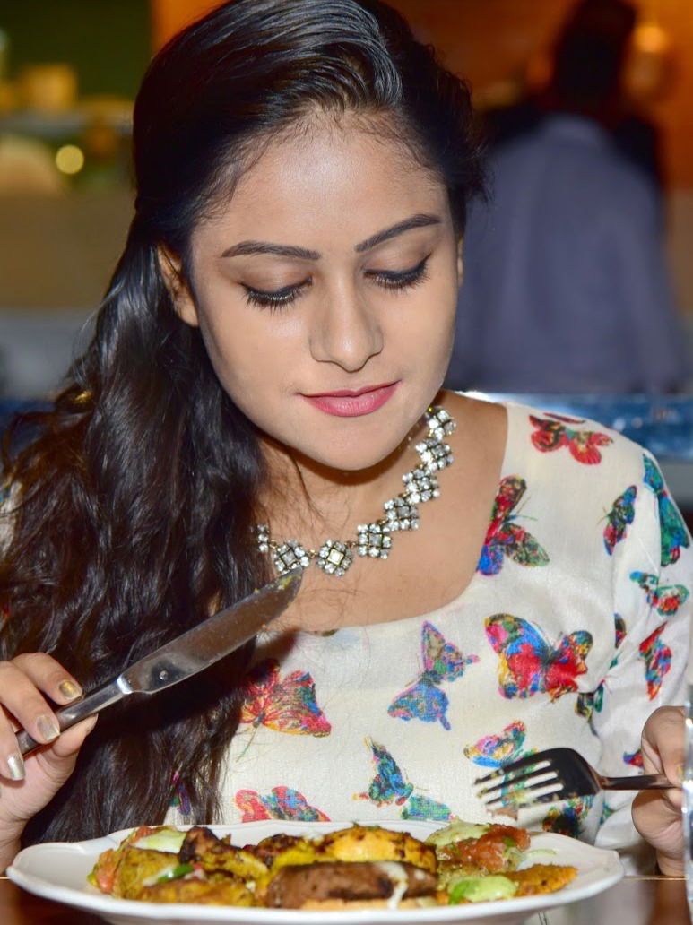 नाश्ता, जेवण, चहा, दूध नियमित वेळ कोणती? - Marathi News | नाश्ता, जेवण, चहा, दूध नियमित वेळ कोणती? | Latest Photos at Lokmat.com