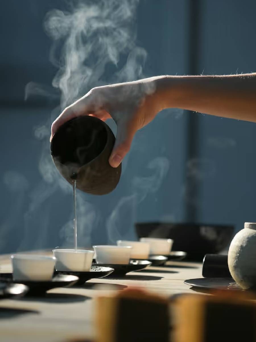 चहा किती गरम प्यायला पाहिजे? - Marathi News | चहा किती गरम प्यायला पाहिजे? | Latest Photos at Lokmat.com