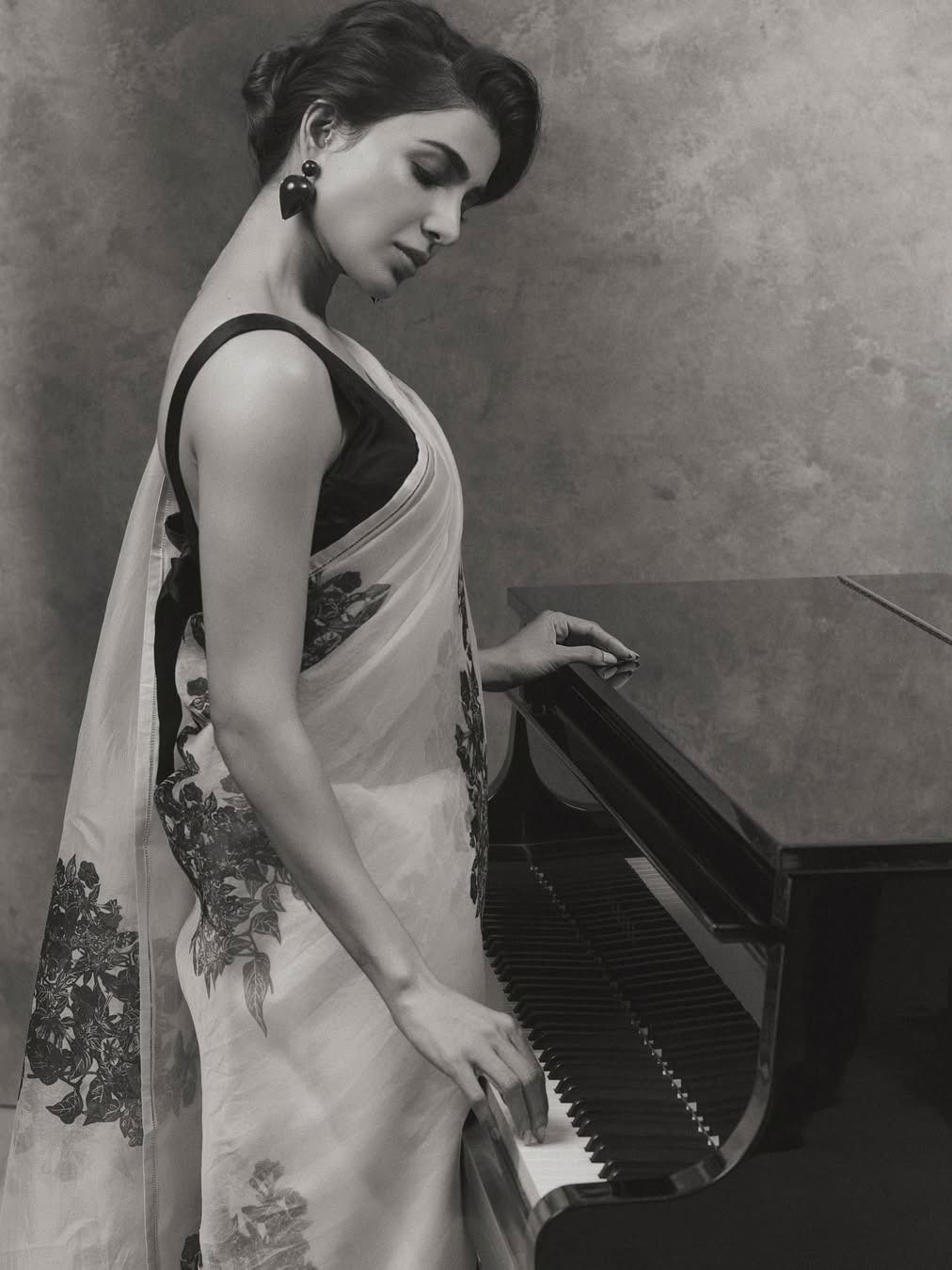 साधी तरीही सुंदर... - Marathi News | साधी तरीही सुंदर... | Latest Photos at Lokmat.com