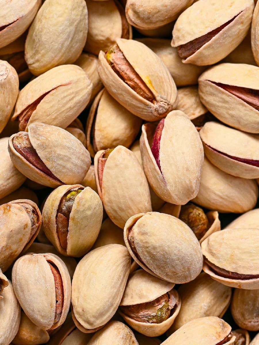 पिस्ता खाण्याचे जबरदस्त फायदे; जाणून घ्या - Marathi News | पिस्ता खाण्याचे जबरदस्त फायदे; जाणून घ्या | Latest Photos at Lokmat.com