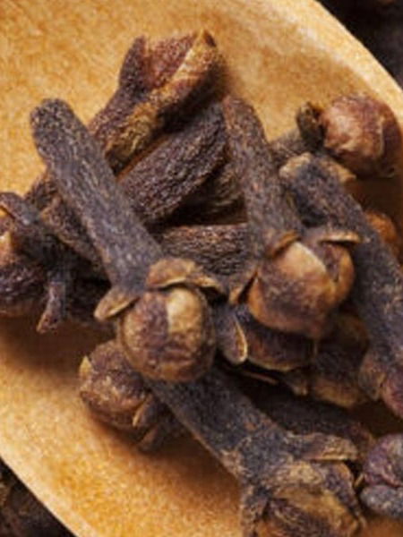 माहिती आहेत का? लवंग चघळण्याचे फायदे - Marathi News | माहिती आहेत का? लवंग चघळण्याचे फायदे | Latest Photos at Lokmat.com