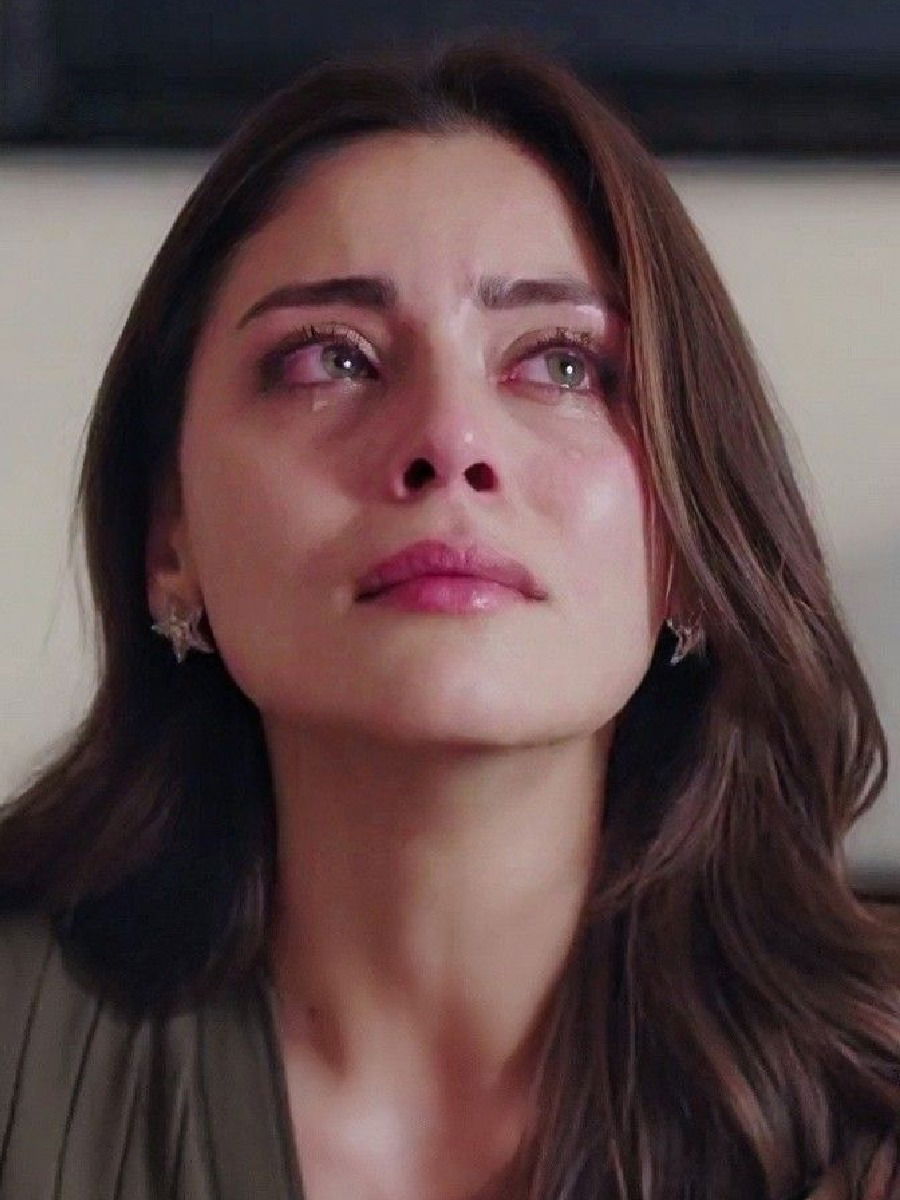 इमाेशनल सीनला रडू येत? तर हे नक्की वाचा - Marathi News | इमाेशनल सीनला रडू येत? तर हे नक्की वाचा | Latest Photos at Lokmat.com