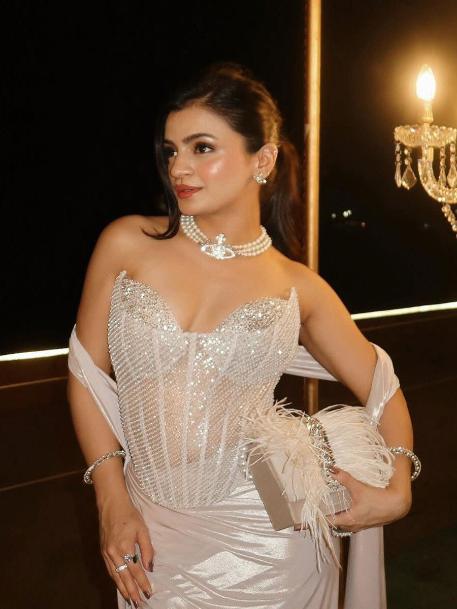 कोण आहे ही व्हायरल मिस्ट्री गर्ल? - Marathi News | कोण आहे ही व्हायरल मिस्ट्री गर्ल? | Latest Photos at Lokmat.com