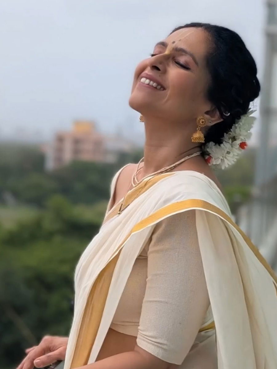 मन तुझं जलतरंग, लहरी तुझा साज... - Marathi News | मन तुझं जलतरंग, लहरी तुझा साज... | Latest Photos at Lokmat.com